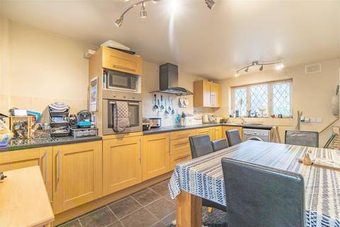 19 Moises Hall Road, Wombourne, Wolverhampton, WV5 0LF