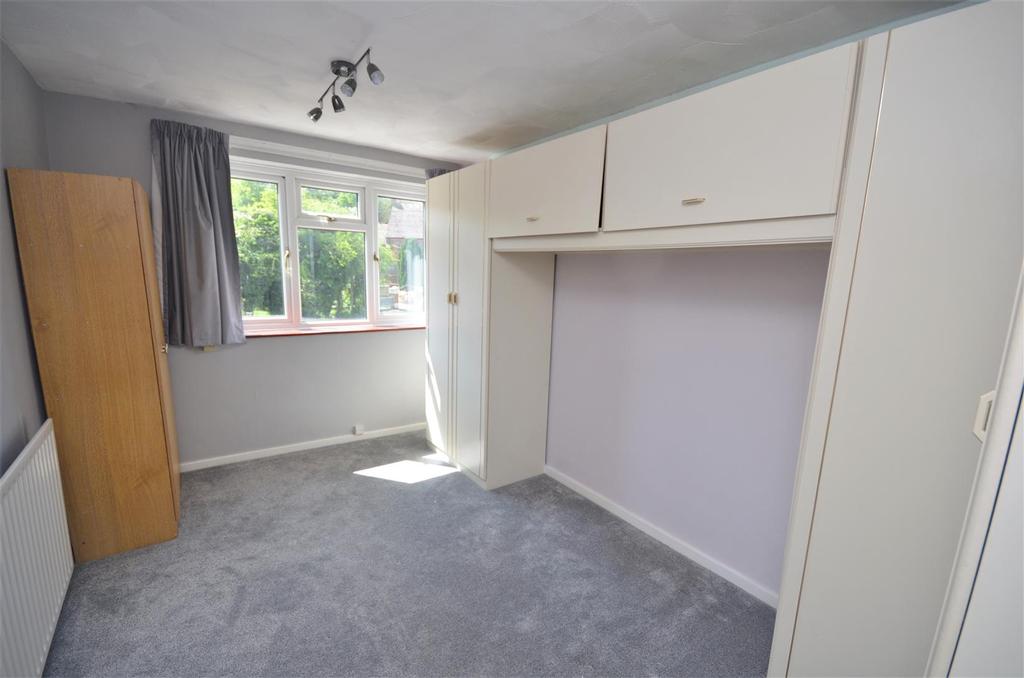 Sedgley Road, Woodsetton, DY1 3 bed detached house £215,000