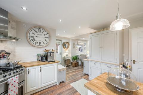 6 Barnesmeadow Place, Bilston, WV14 9QJ