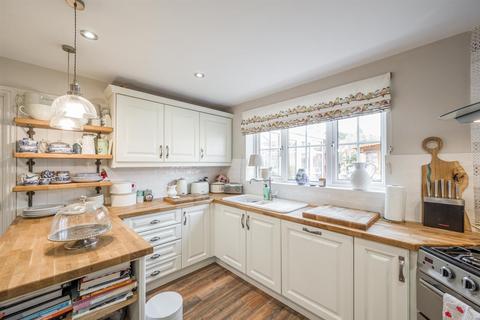 6 Barnesmeadow Place, Bilston, WV14 9QJ