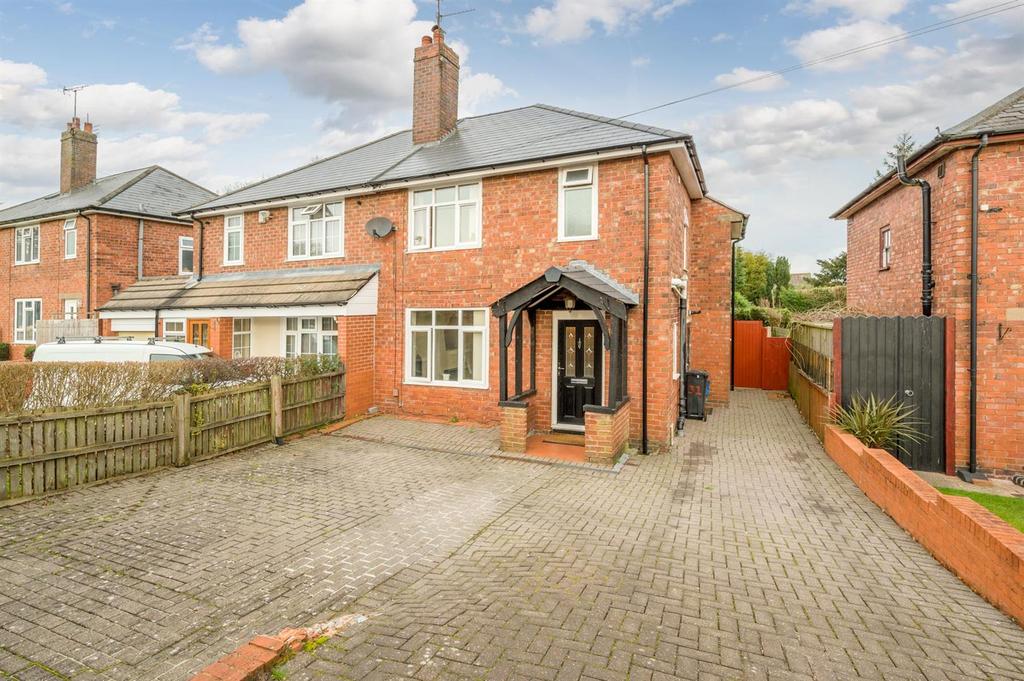 Springfield Grove, Sedgley, West Midlands 3 bed semidetached house £