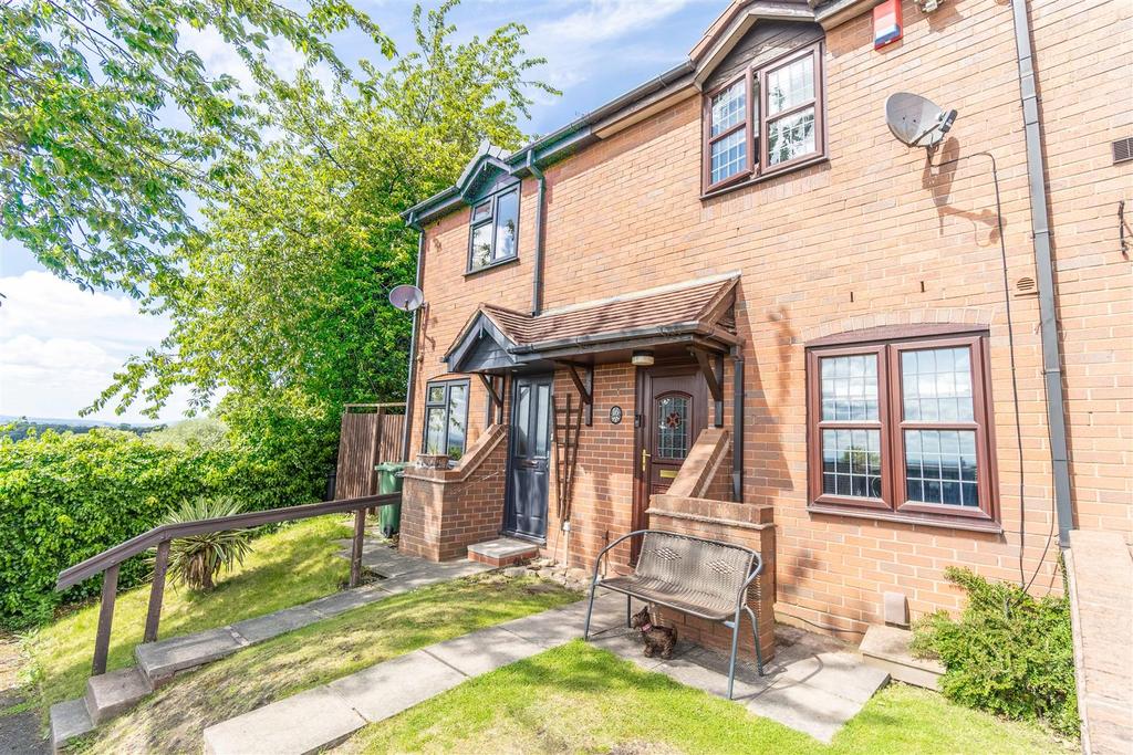 Rubens Close, Gornal, DY3 2 bed terraced house £170,000