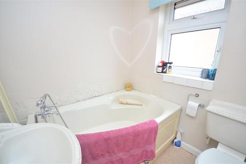 11 Dresden Close, Wolverhampton, WV4 6DG