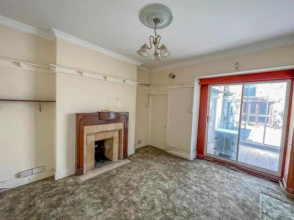 Goldcroft Common, Caerleon, Newport 2 bed terraced house £320,000