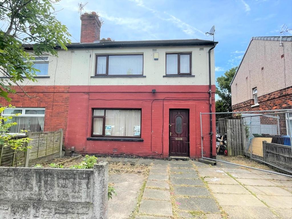 Keble Grove, Leigh 3 bed semidetached house for sale £125,000