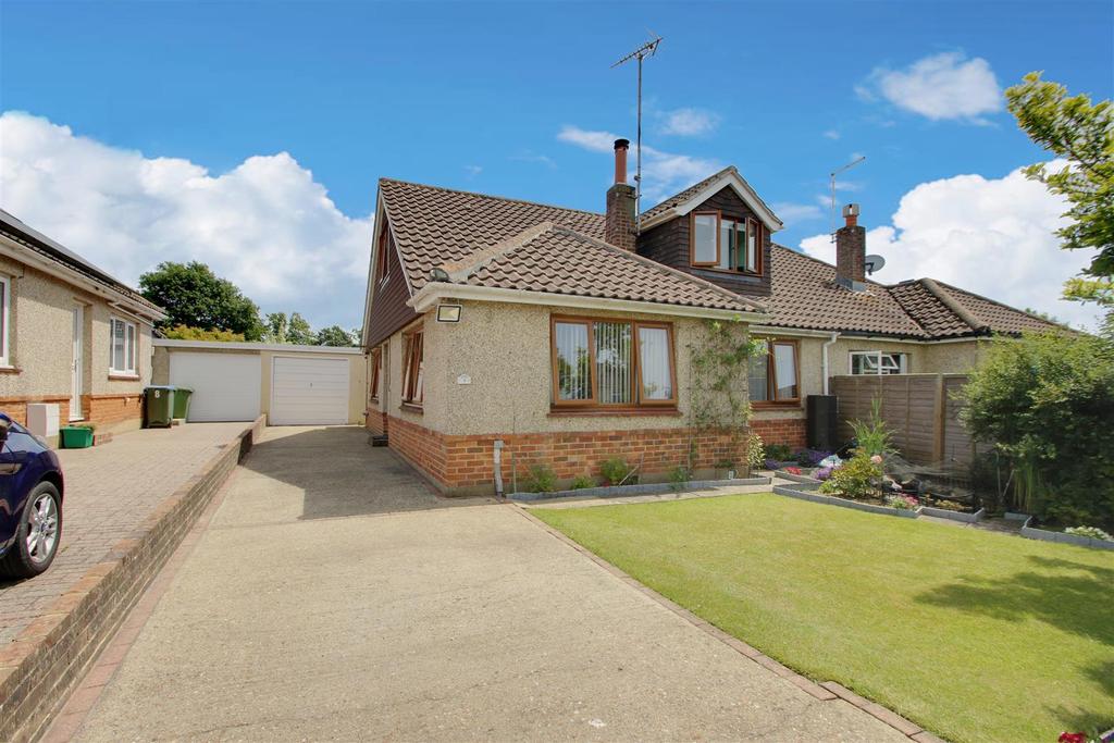 Hillcrest Drive, Ashington, Pulborough 3 bed chalet £450,000