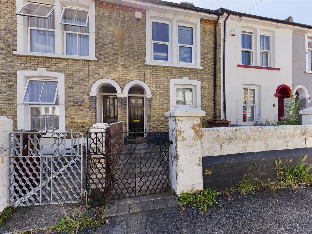 Gordon Road, Strood 2 bed terraced house for sale £260,000