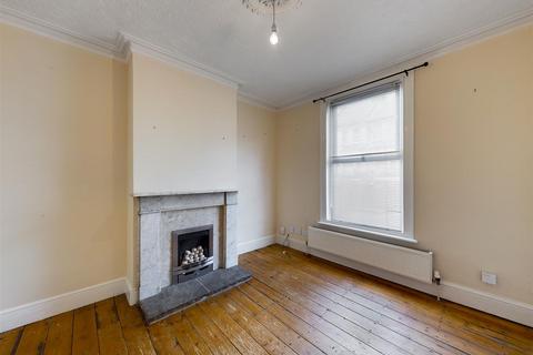 58 Gordon Road, Rochester, ME2 3HJ