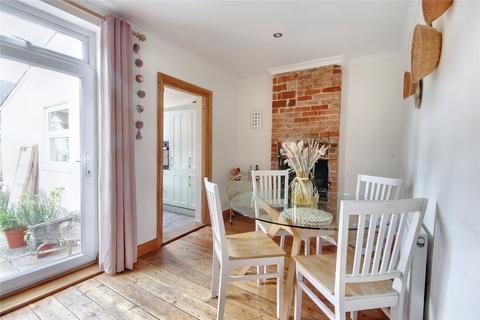 2 bedroom terraced house for sale - Quarry Road, Old Town, Swindon, SN1