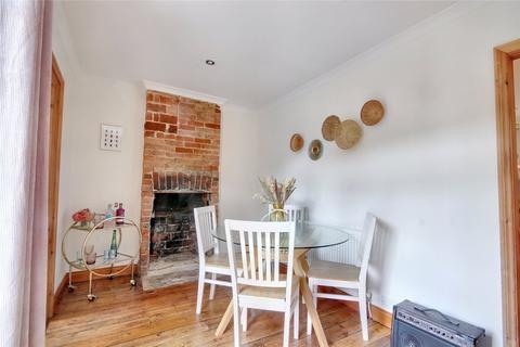 2 bedroom terraced house for sale - Quarry Road, Old Town, Swindon, SN1