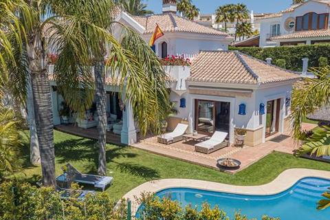 7 bedroom villa - Bahia de Marbella, Marbella, Malaga