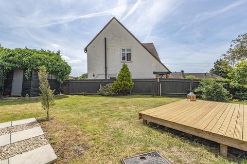 216 Eltham Palace Road, London, SE9 5LZ