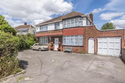 35 Dane Road, Ashford, TW15 1QJ