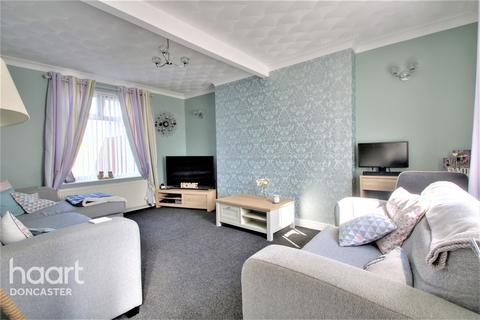 72 Central Drive, New Rossington, Doncaster, DN11 0JE