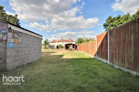 72 Central Drive, New Rossington, Doncaster, DN11 0JE