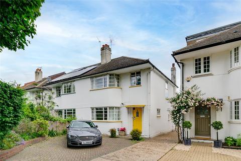 111 Thurleigh Road, London, SW12 8TY