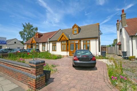 5 bedroom bungalow for sale - Levett Gardens,  Ilford, IG3
