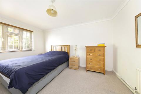 4 Kenmore Close, Richmond, TW9 3JG
