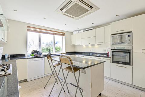 2 Adams Mews, London, SW17 7RD