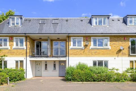 2 Adams Mews, London, SW17 7RD