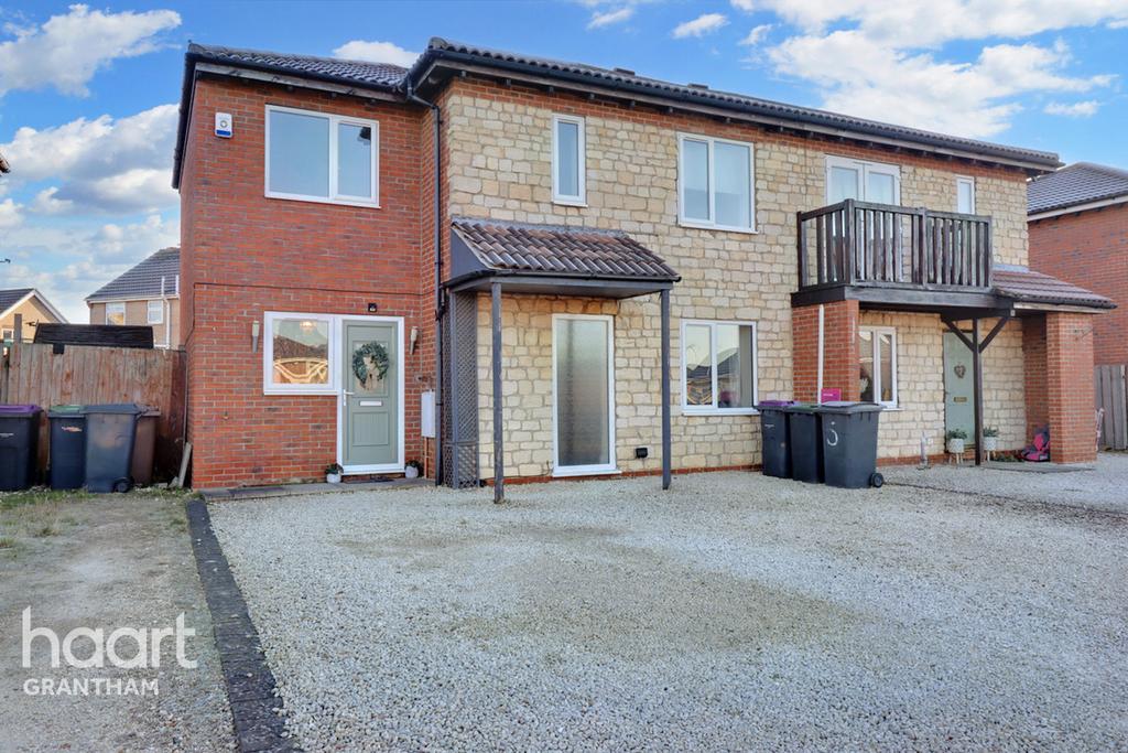 Forum Way, Sleaford 4 bed semidetached house £230,000