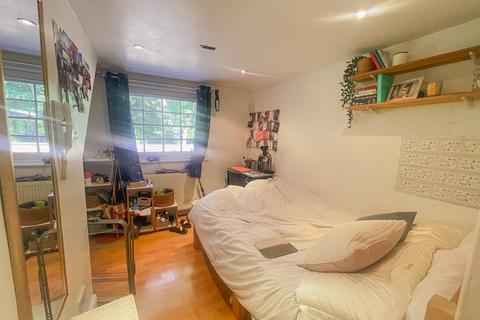 4 bedroom flat to rent, Caledonian Road,, London  N1