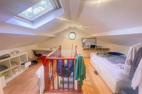 4 bedroom flat to rent, Caledonian Road,, London  N1