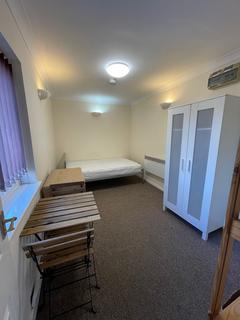 Studio to rent, Swinburne Road, Oxford - Professionals Only