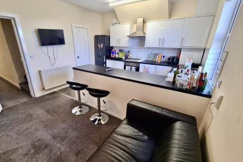 3 bedroom flat to rent - Noster Terrace, Leeds LS11
