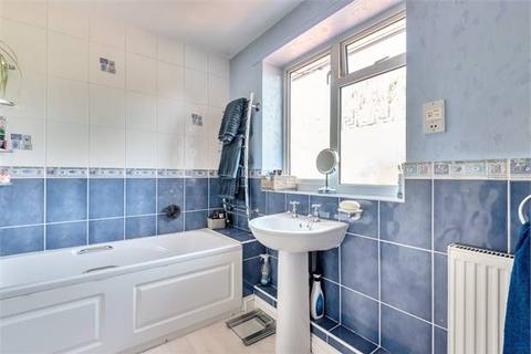 7 Burnham Road, Westcott, Aylesbury, HP18 0PL