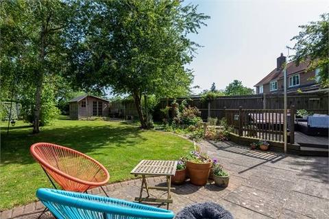 7 Burnham Road, Westcott, Aylesbury, HP18 0PL