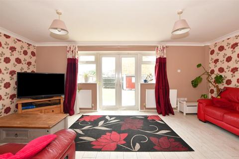 33 Cedar Avenue, Wickford, SS12 9DU
