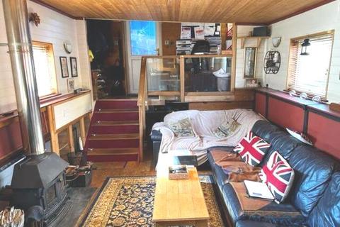 2 bedroom houseboat for sale, Vicarage Lane, Hoo ME3