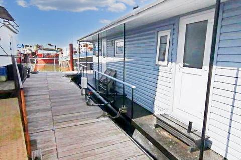 2 bedroom houseboat for sale, Vicarage Lane, Hoo ME3