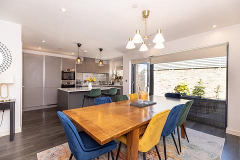 20 Bryneithin, Dinas Powys, CF64 4BL