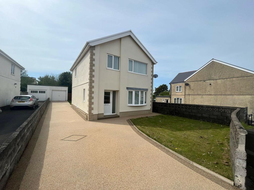 Richmond Park, Loughor, Swansea 3 bed detached house £250,000