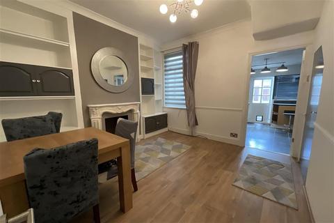 2 bedroom terraced house for sale - Meath Road, London