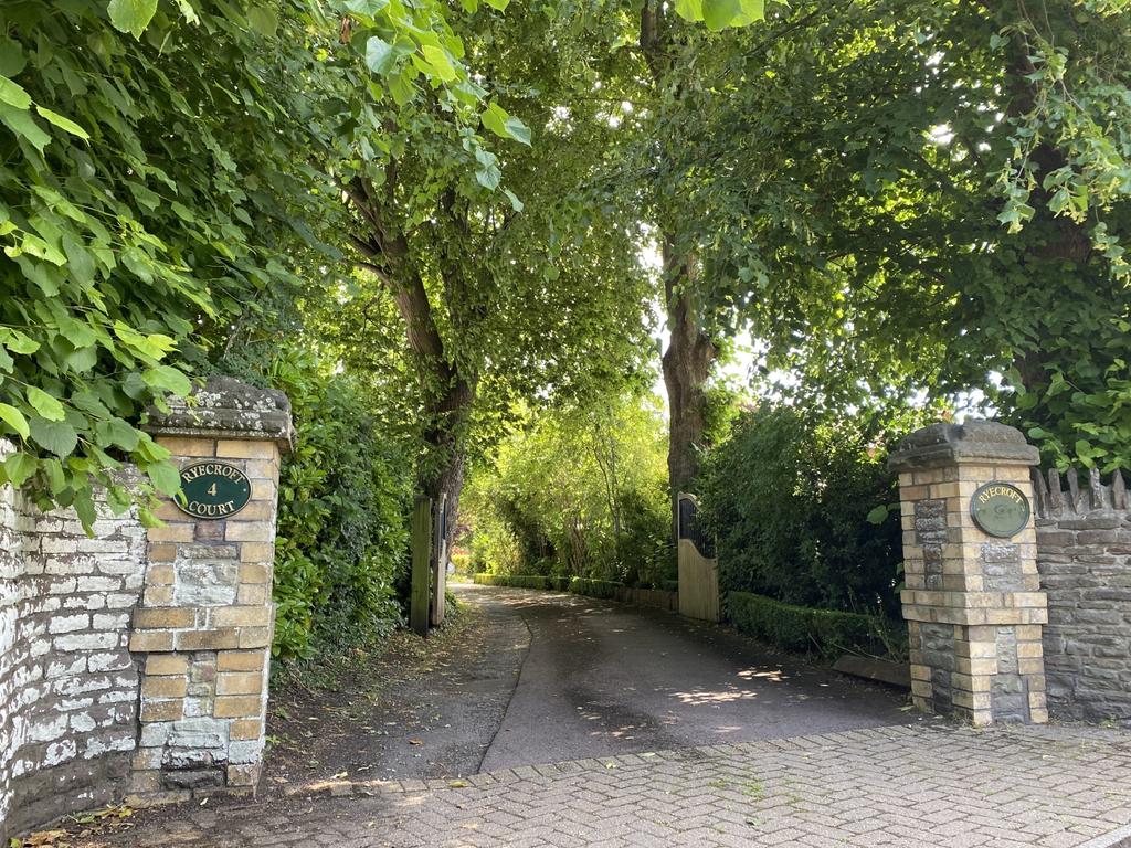 Driveway Entrance
