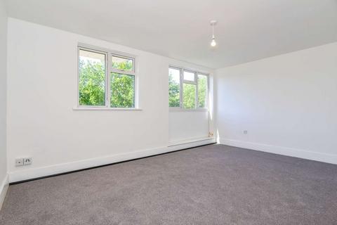3 bedroom flat to rent, Cross Harbour, Isle of Dogs, London