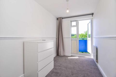 3 bedroom flat to rent, Cross Harbour, Isle of Dogs, London