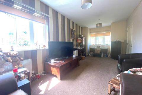 2 Alwyn Walk, Northampton, NN3 5GW