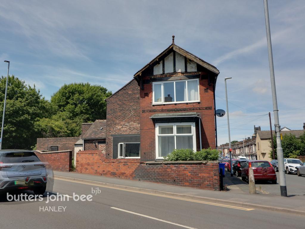 King William Street, StokeonTrent ST6 6 3 bed end of terrace house