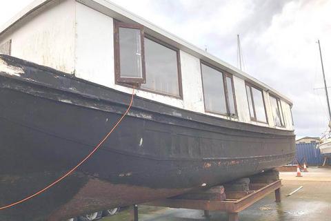 1 bedroom houseboat for sale, Vicarage Lane, Hoo ME3