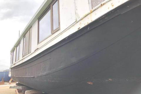 1 bedroom houseboat for sale, Vicarage Lane, Hoo ME3