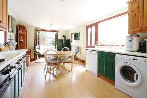 19 Pickford Road, Bexleyheath, DA7 4AT