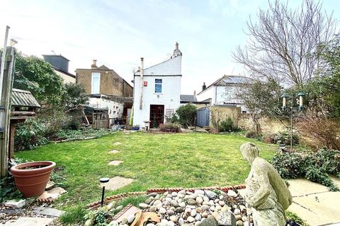 19 Pickford Road, Bexleyheath, DA7 4AT
