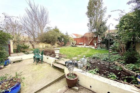 19 Pickford Road, Bexleyheath, DA7 4AT