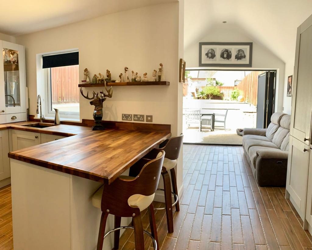 Kitchen/dining/family room