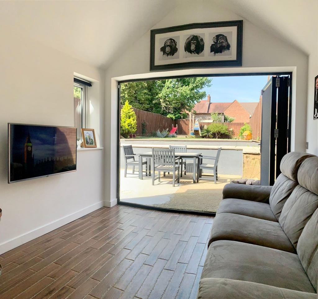 Kitchen/dining/family room
