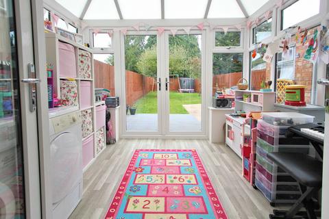 26 Meadway, Knebworth, SG3 6DN
